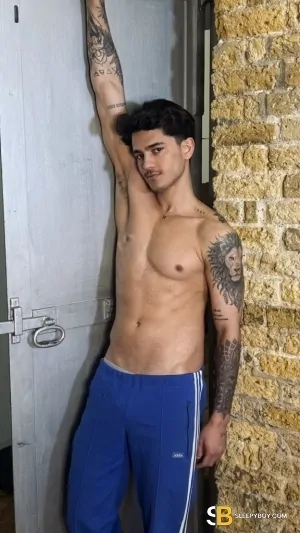 Gay Escort Raph 29yr - exhibitionist