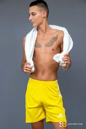 Gay Escort Mihail Twink 23yr - gangbang