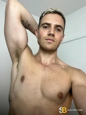 Gay Escort Leo 32yr - licking