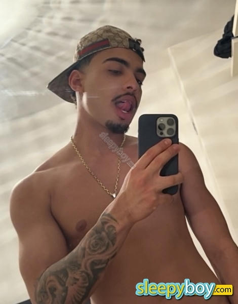 male rent boy Fitzrovia Gustavo