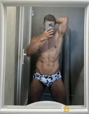 Gay Escort Jonny 28yr - licking