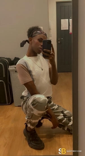 Gay Escort Abdi 23yr - licking