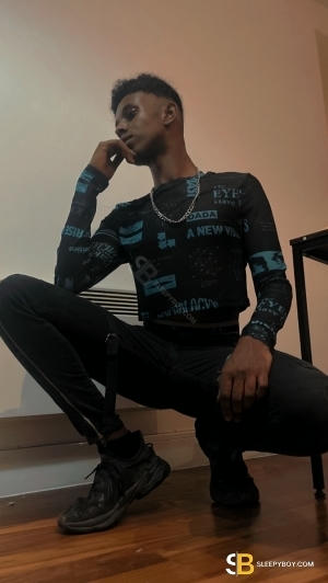 Gay Escort Abdi 23yr - licking