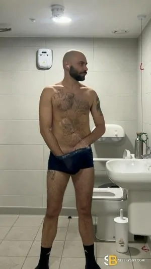 Gay Escort Xlbrazilianldn 31yr - blowjob