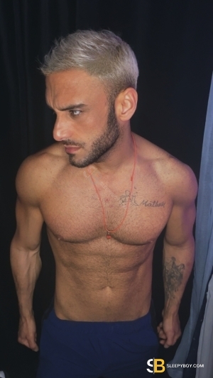 Gay Escort Lucccas 30yr - exhibitionist