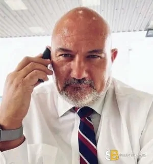 Gay Escort Drew 49yr - gangbang