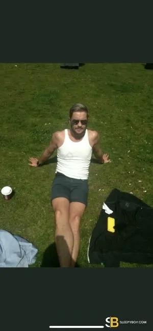Gay Escort Jody 42yr - licking