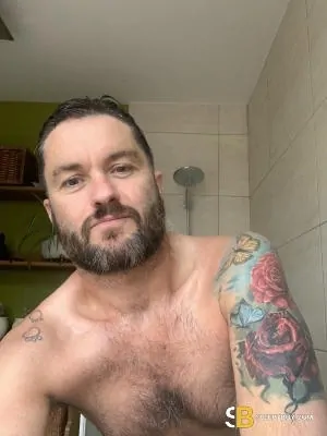 Gay Escort Jody 42yr - licking