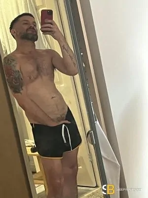 Gay Escort Jody 42yr - licking