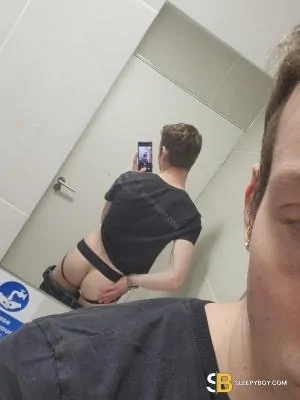 Bisexual Escort James 28yr - double penetration