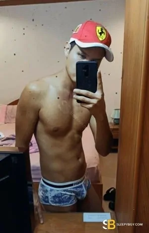 Gay Escort Arman 25yr - cum on body