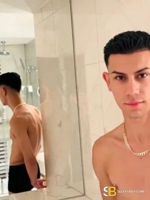 Bisexual Escort Levi Xxl 20yr - trios