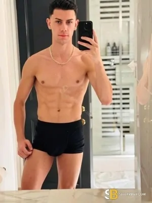 Bisexual Escort Levi Xxl 20yr - trios