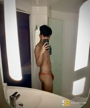 Gay Escort Jon Marco 26yr - licking