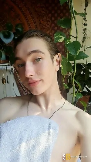 Gay Escort Artur 19yr - licking