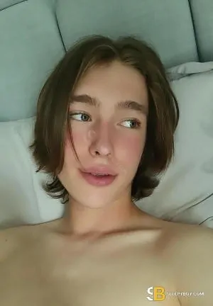 Gay Escort Artur 19yr - licking