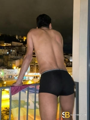 Gay Escort Matteo 25yr - licking