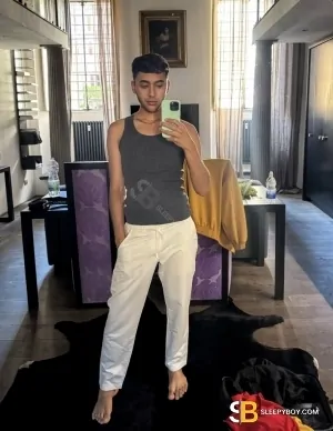 Gay Escort Matteo 26yr - blowjob