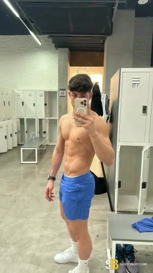 Gay Escort Nycollas 22yr - trios