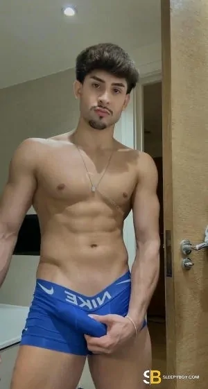Gay Escort Nycollas 22yr - trios