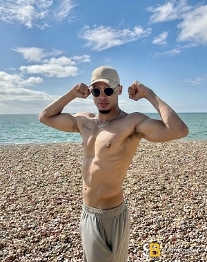 Bisexual Escort Jonathan 26yr - trios