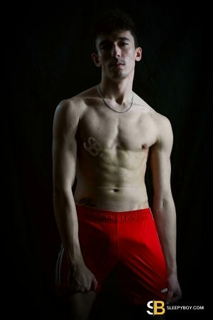 Gay Escort Hayden 26yr - gangbang