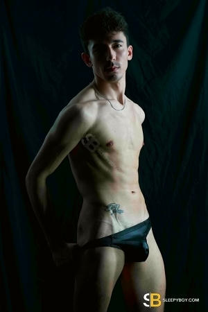 Gay Escort Hayden 26yr - blowjob