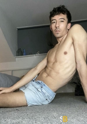 Gay Escort Hayden 26yr - gangbang