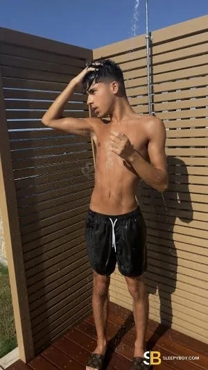 Gay Escort &lrm; 19yr - always safe sex