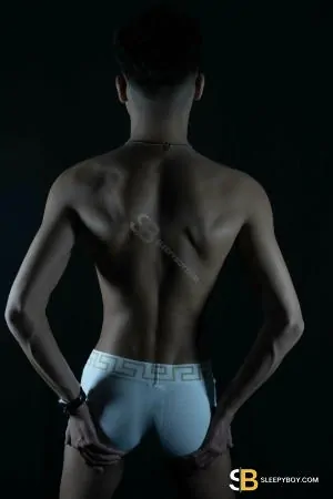 Gay Escort &lrm; 19yr - sucking