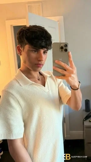 Gay Escort &lrm;vip Boy 20yr - sucking