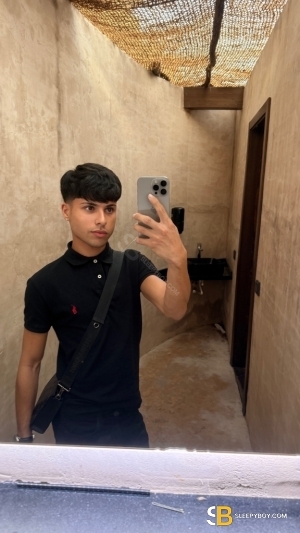 Gay Escort ‎vip Boy 21yr - licking