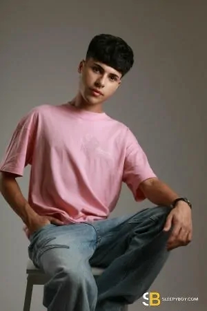 Gay Escort &lrm;vip Boy 21yr - sucking