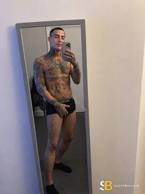 Bisexual Escort Robby 26yr - gangbang