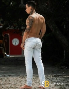 male escort Glasgow Robby