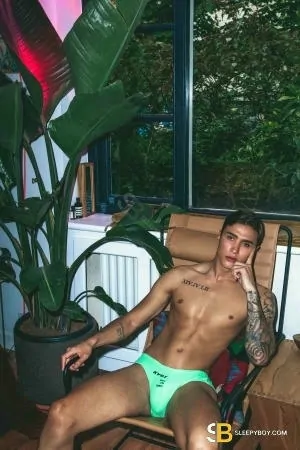 Bisexual Escort Jakey 21yr - double penetration