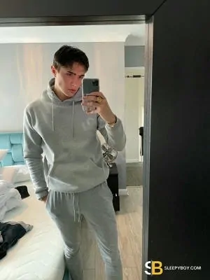 Bisexual Escort Jakey 21yr - shaving