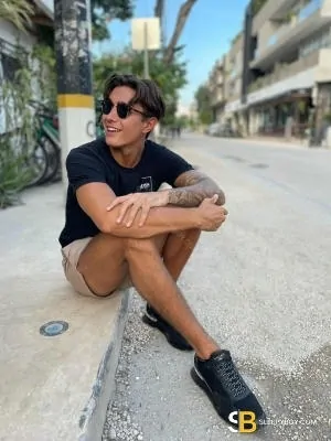 Bisexual Escort Jakey 21yr - gangbang