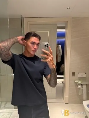 Bisexual Escort Jakey 26yr - double penetration