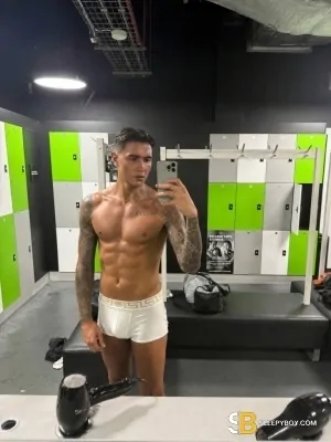Bisexual Escort Jakey 26yr - double penetration