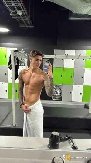 Bisexual Escort Jakey 22yr - double penetration