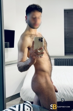 Gay Escort Sebastian 30yr - shaving