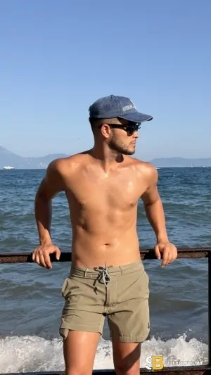 Gay Escort Frederico 26yr - exhibitionist