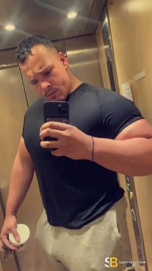 Bisexual Escort Josh 25yr - massage
