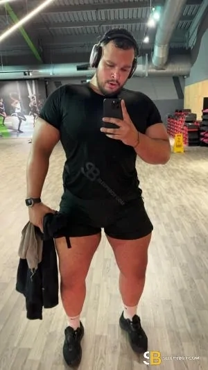 Bisexual Escort Josh 25yr - trios