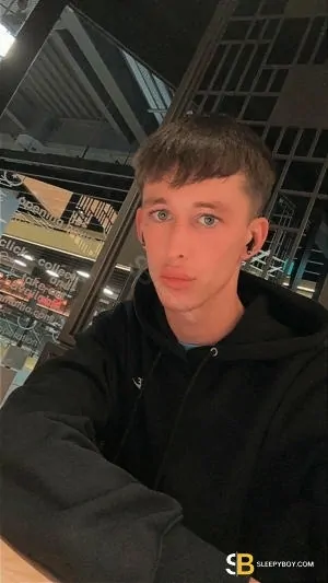 Bisexual Escort Euan 25yr - blowjob