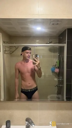 Gay Escort Nathan 24yr - trios