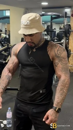 Bisexual Escort Brad_proo 22yr - double penetration