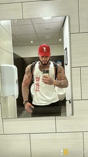 Bisexual Escort Brad_pro 23yr - trios