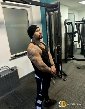 Bisexual Escort Brad_pro 22yr - double penetration